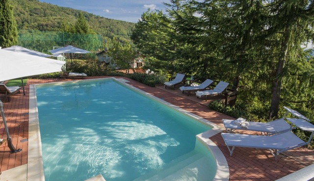 Beautiful private villa for 10 people with private pool, WIFI and TV