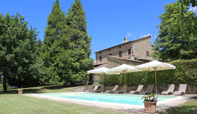 Beautiful Tuscan Villa with large garden, ample outside space and shade all day.
