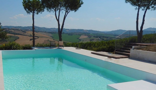 Beautiful Villa overlooking the sea on the hills of Cattolica. Private pool.