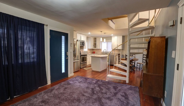 Beautifully Renovated 2BR Home Silver Spring