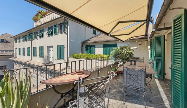 Bed and Breakfast 'Palazzo Giustiniani' with Balcony, Wi-Fi and Air Conditioning