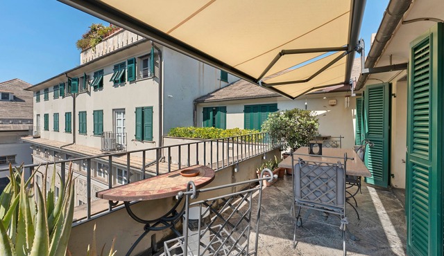 Bed and Breakfast 'Palazzo Giustiniani' with Balcony, Wi-Fi and Air Conditioning