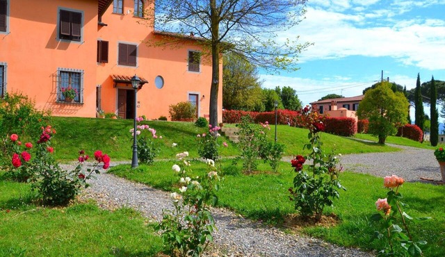 Belvilla by OYO Holiday home with pool in Stabbia