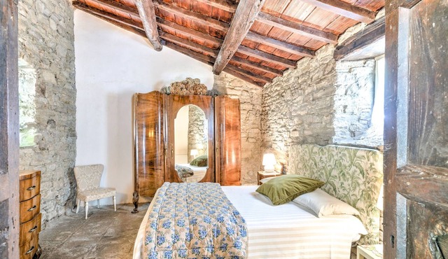 Belvilla by OYO Rustic holiday home with pool