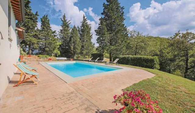 Belvilla by OYO Cosy Holiday Home with Pool