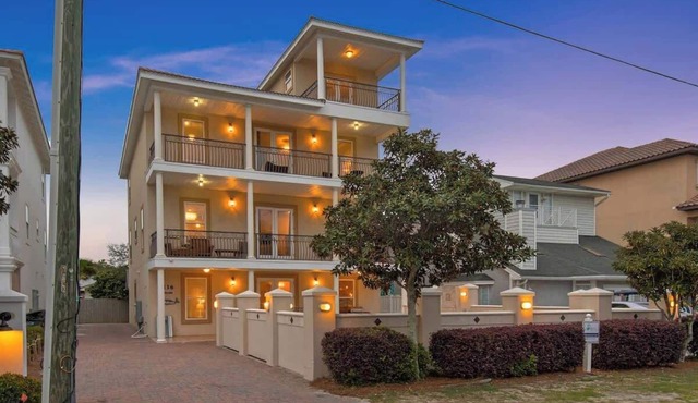 Best Kept Sea-Cret |Frangista Beach, Private Pool, 9 BR! | Free Beach Chairs, Game Room + Pet Friendly!