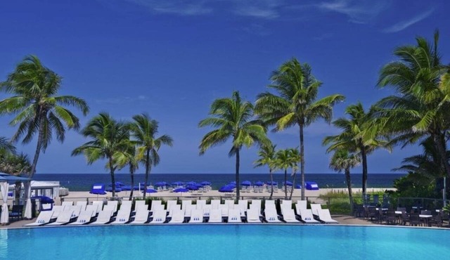 Better Choice for your Vacation! 3 Convenient Units, Onsite Heated Pool!