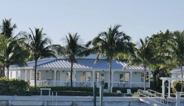 Bimini Island House @Resorts World Bimini enclave with private floating dock