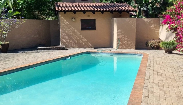 Birdsong in Sandton and Charming Townhouse Retreat