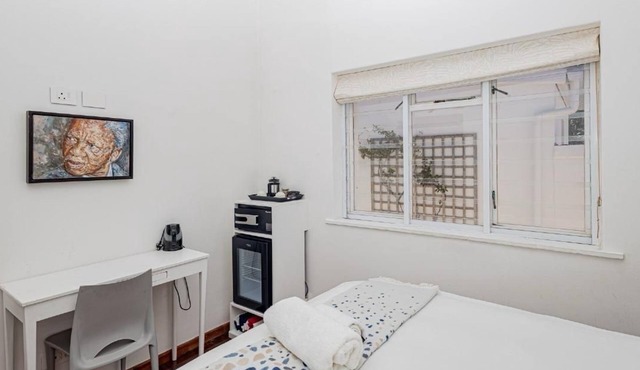 Blossom Boutique Guesthouse is a charming gallery guesthouse in Cape Town