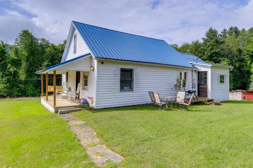 Blue Ridge Farmhouse Near Stone Mountain