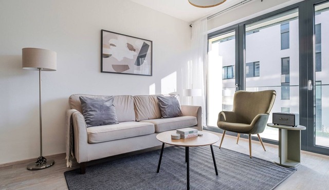 Blueground | Žižkov, balcony, free parking (PRG-82)