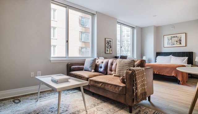 Blueground | Foggy Bottom studio apartment