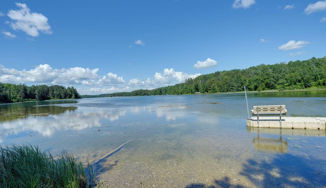 Boat, Fish & Unwind: Family Cabin on Bad Axe Lake