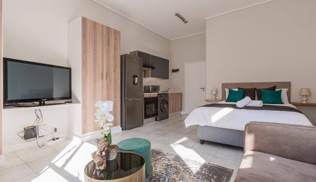 Bobo's Greenlee Lifestyle Studio Apartment