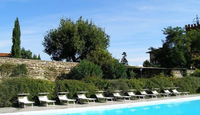 Borgo Bello G: A characteristic and welcoming two-story apartment in the characteristic style of the Tuscan countryside.