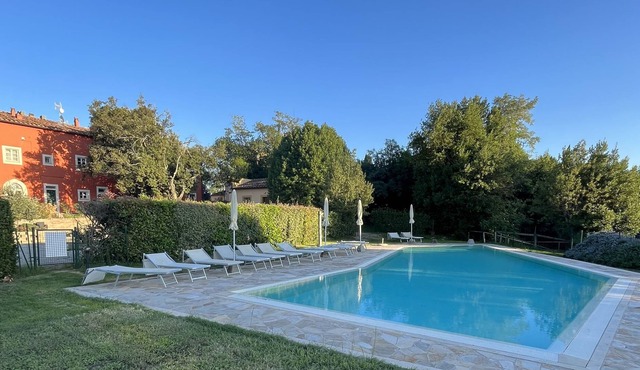 Borgo di Libbiano - Surrounded by cypresses and hills