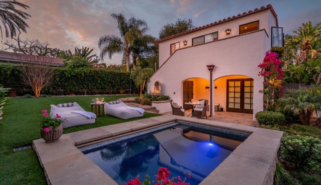Bougainvillea Retreat - Mediterranean Retreat Near the Beach