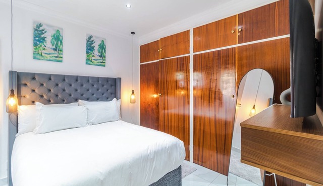Boutique Hotel-Style Room In Ferndale-A1