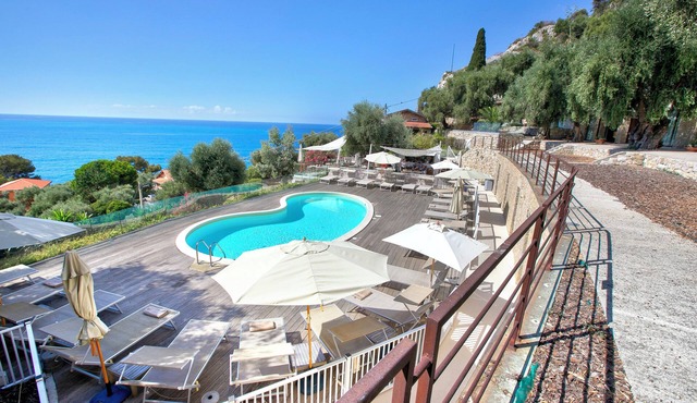 Boutique Pool Apt. Balzi Rossi - Roma 1, Ventimiglia, Italy