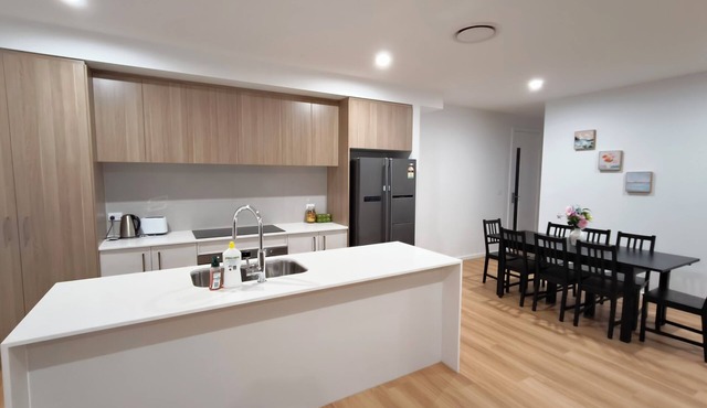 Brand new 4 Bedroom retreat close to nature reserve