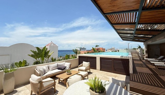 BRAND NEW Luxurious Ocean Front Condo with Pool in the heart of downtown Cozumel