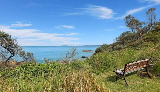 Breathtaking Clifftop Retreat