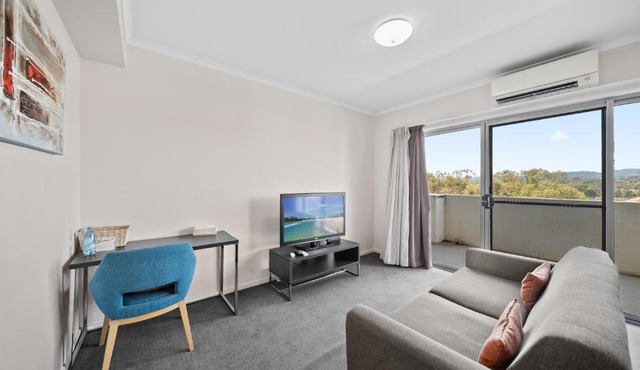 Bright 1-Bed Apartment in Greenway