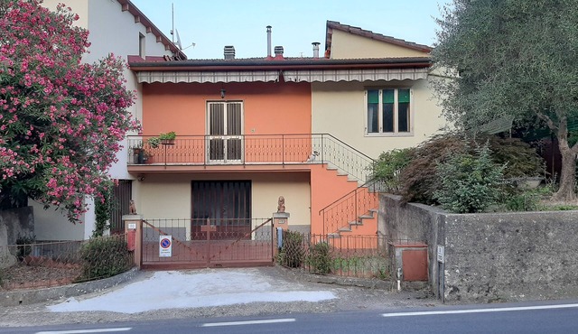 Bright apartment for those who love trekking, Biking, Motorcycles and Good Wine.