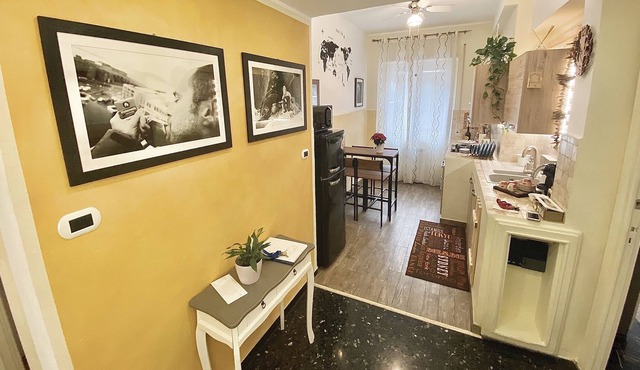 Bright apartment with balcony, finely restored, in the heart of San Martino