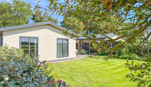 Bright chalet with views over the meadows