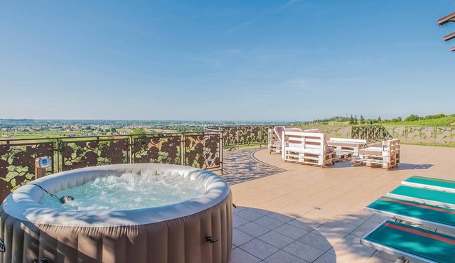 Bright detached house surrounded by rolling hills, 8 km from Rimini, 23 km from Riccione and 15 km f