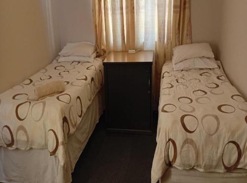 Budget rooms with shared bathroom- Klerksdorp