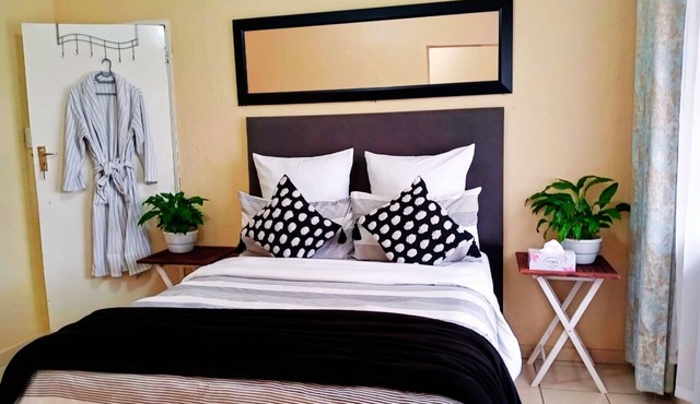 Budget Stays At Olivia Pines Guesthouse