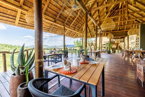 Buffalo Ridge Safari Lodge