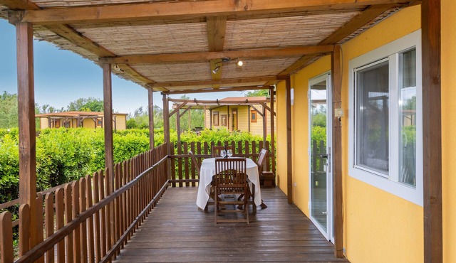 Bungalow 'Sole1' with Shared Pool, Private Terrace and Air Conditioning