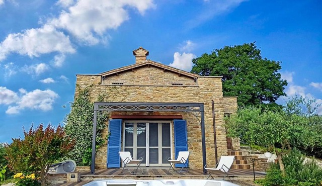 Ca' Gulino - Urbino - Villa con Minipiscina in Borgo Antico