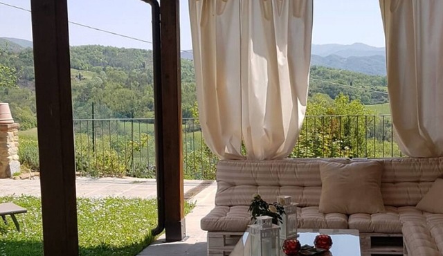 Camera Romantica nel Verde nella Quiete tra Natura, Arte, Buon Cibo, Cordialità