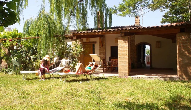 Campomarino (CB) Villa immersed in the green Molise countryside 6 km from the sea.