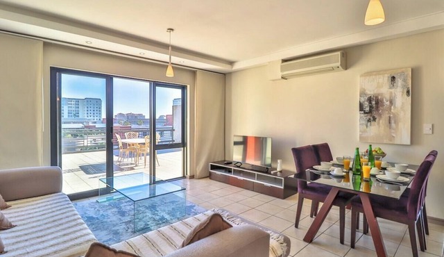 Canal-Side 2BR, Balconies & Great Location by CTHA