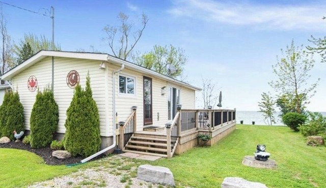 Cancellation August dates available 3 BR Beachfront Lake Erie 1 HR from Niagara