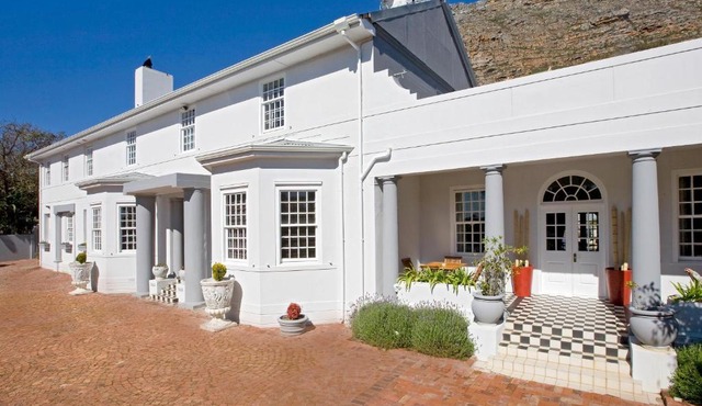 Capeblue Manor House