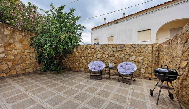 Casa Alfarroba, traditional house in a village near Lagos