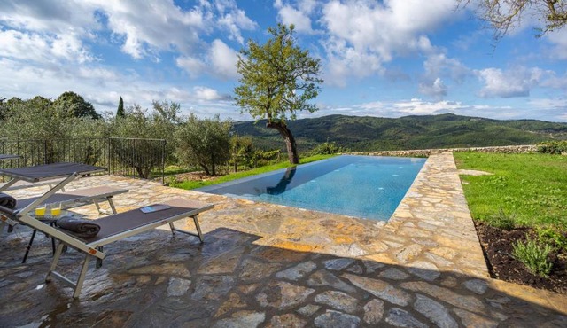 Casa all'Erta, villa with private pool