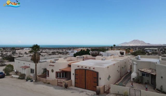 Casa Barcelona in Playa de Oro