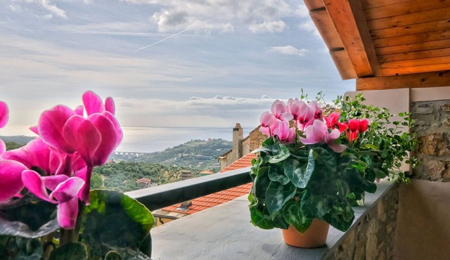 (Casa Felice is a two bedroom apartment sleeps 5)