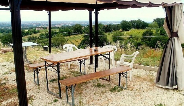 Casa Girotondo A: A welcoming apartment situated in a quiet location, a few minutes from the town center, with Free WI-FI.