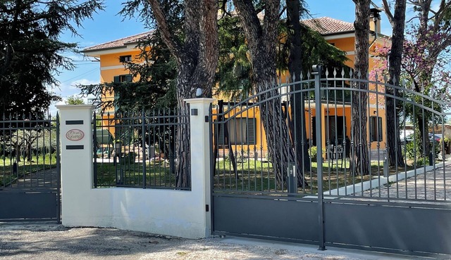 CASA ISOREA cozy place surrounded by greenery just a stone's throw from the city.