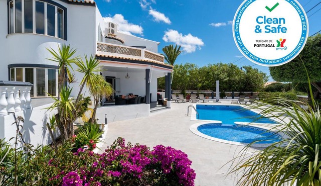 Casa Laranja Three bedroom Villa