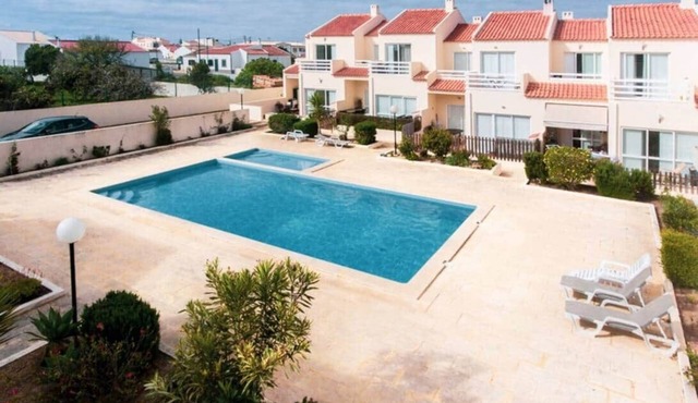 Casa Lobitos- renovated townhouse with pool